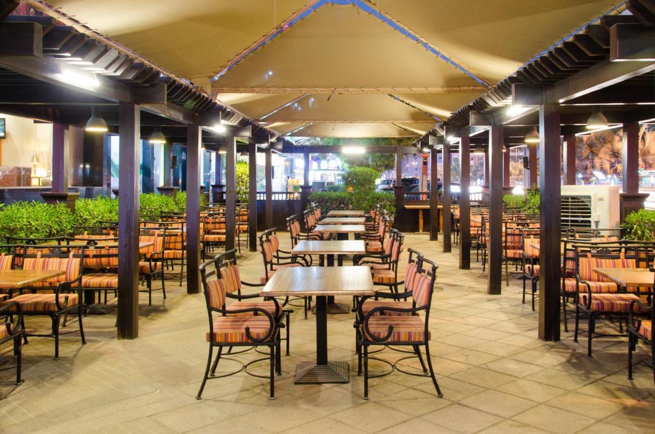 Avenue Hotel Dubai Exterior foto